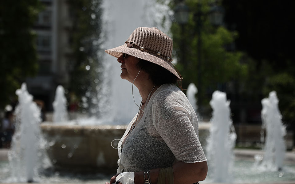 καιρός-ξεπέρασε-τους-40-βαθμούς-η-θερμο-561922141