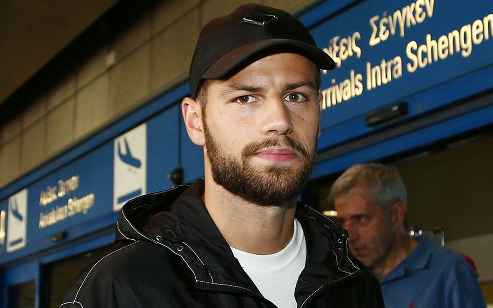 στην-αθήνα-για-ολυμπιακό-ο-δανός-ζίνκε-561923308