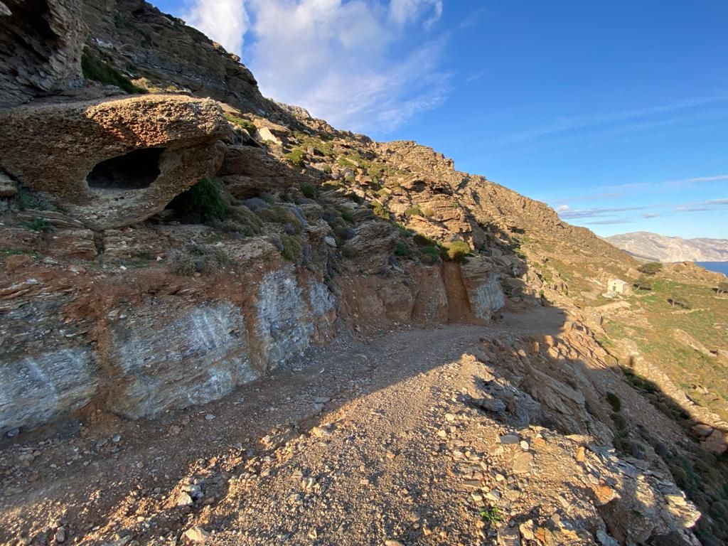 αμοργός-καταγγελίες-για-παράνομες-δι-561901372