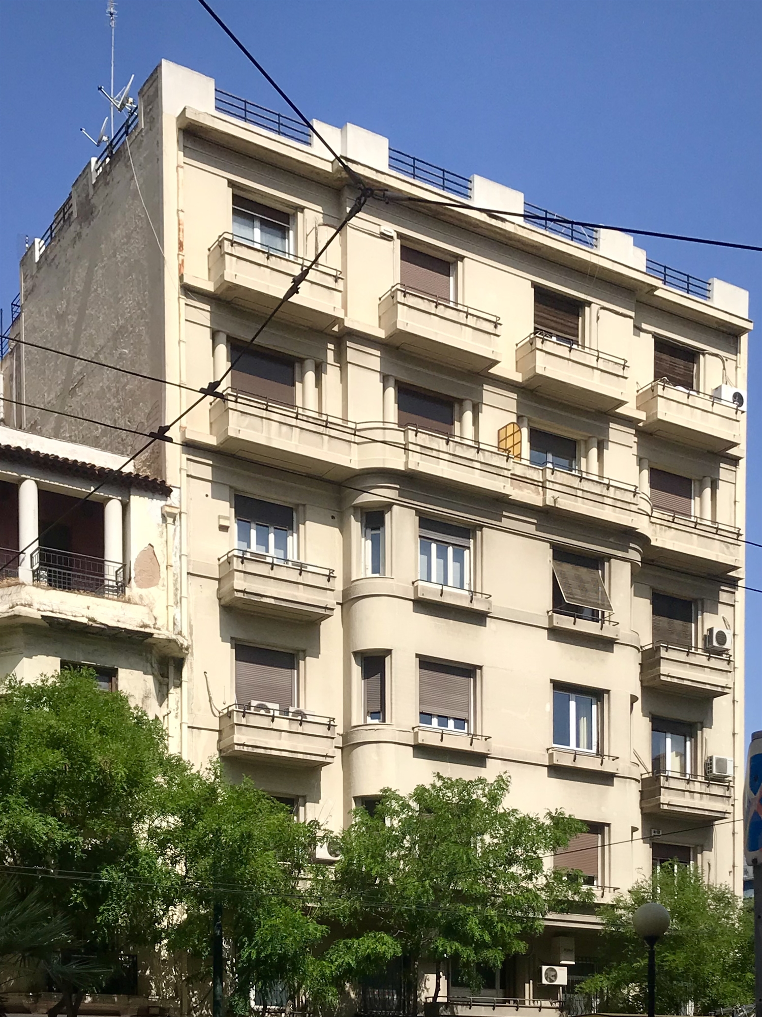 το-φαινόμενο-πολυκατοικία-η-περίπτ-561894541