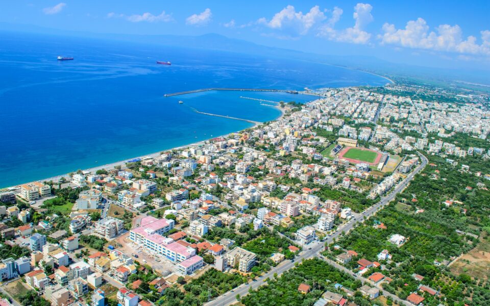 από-τις-κυκλάδες-στη-ζαχάρω-πώς-η-ακρ-561912376