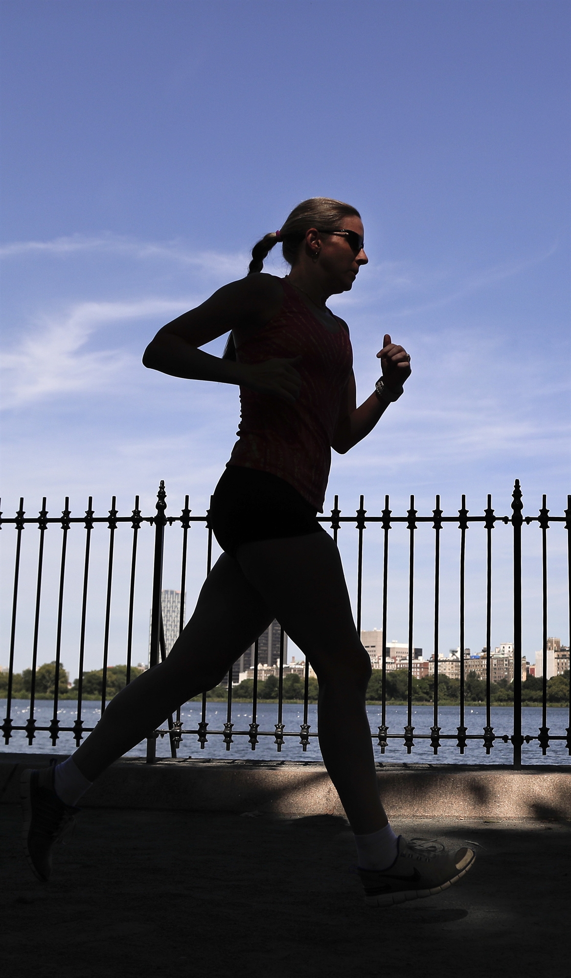 έρευνα-η-άσκηση-κερδίζει-και-τον-κορων-561887320