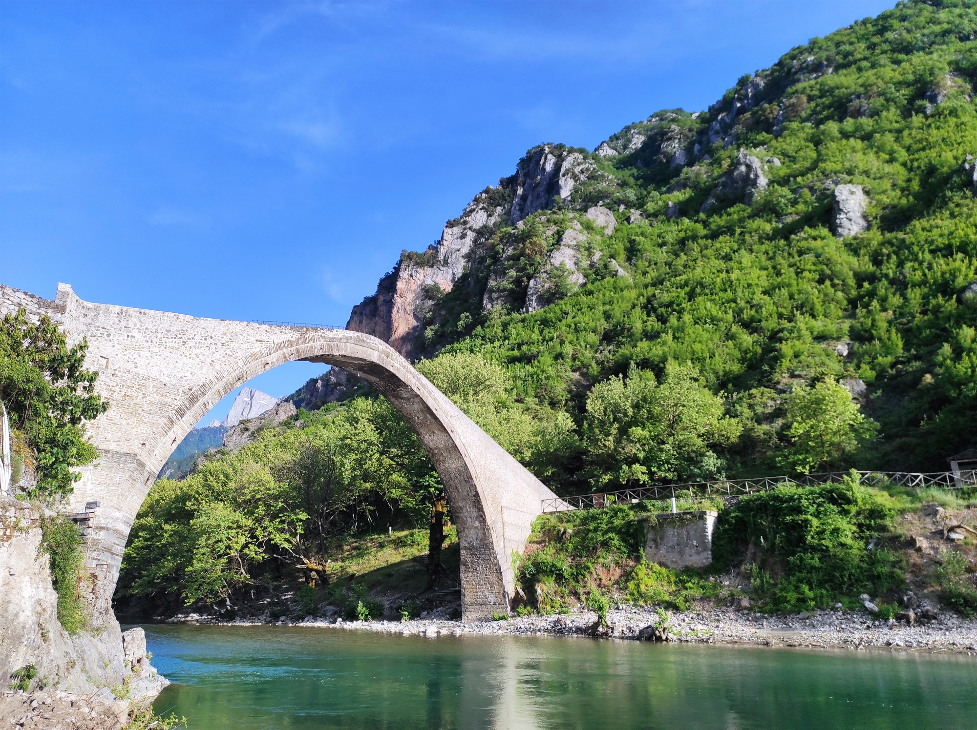 αώος-ο-πιο-ελεύθερος-ποταμός-της-ευρ-561894211