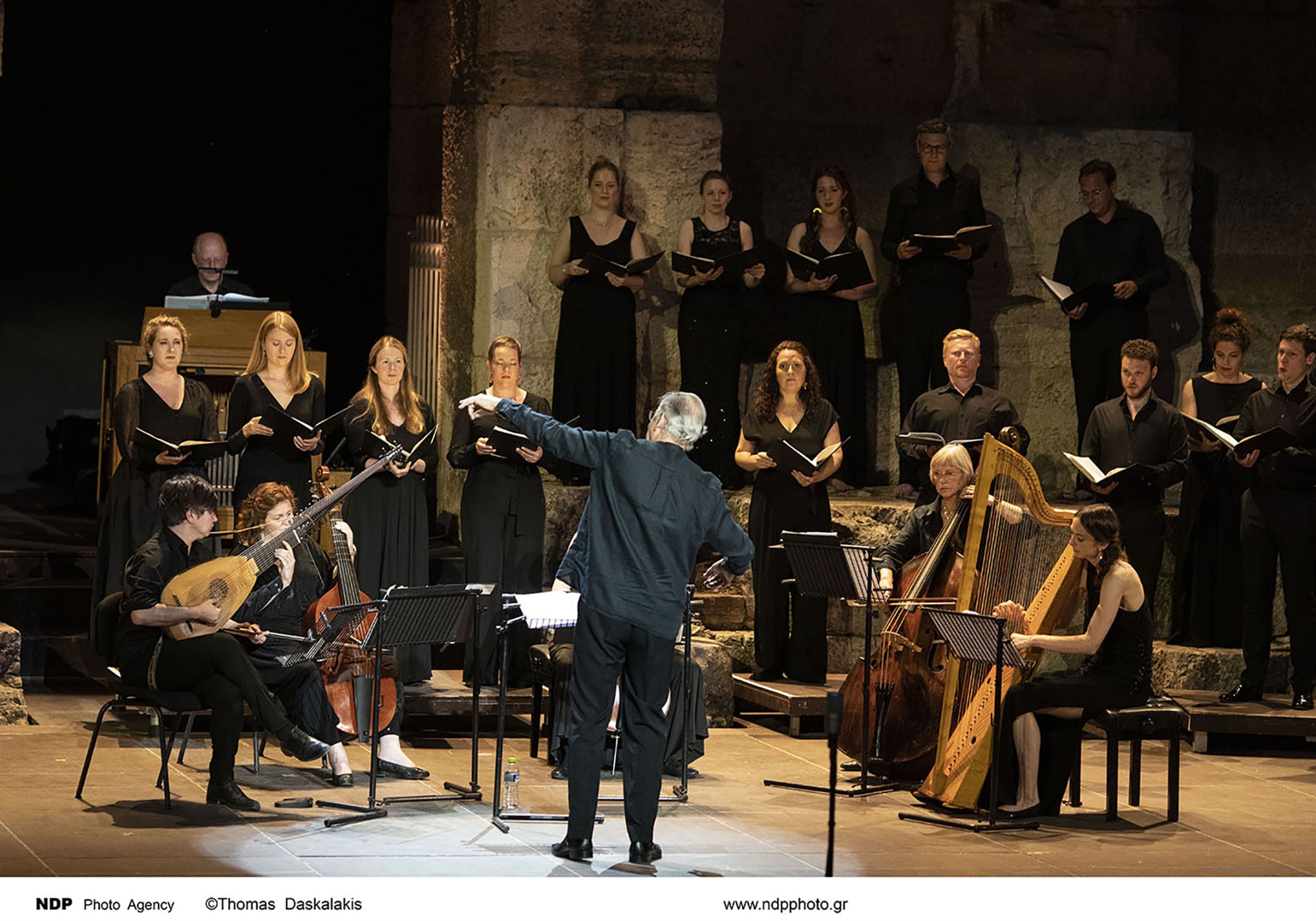 ο-γκάρντινερ-με-αγαπημένα-του-έργα-στο-561927685