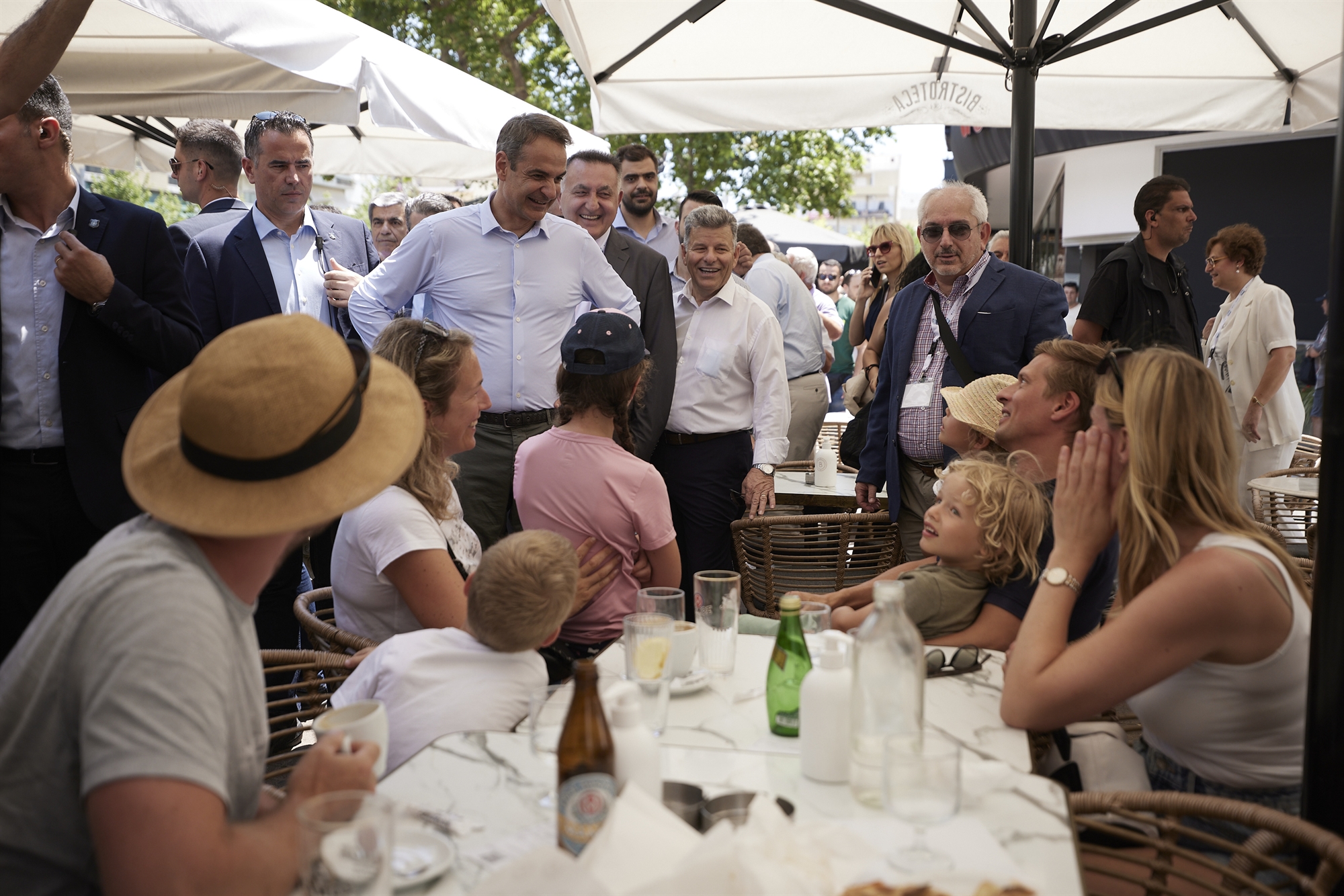 το-μαξίμου-επενδύει-στις-περιφέρει-561912802