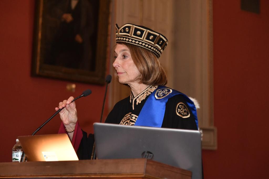 η-καθηγήτρια-του-χάρβαρντ-λ-γκλίμσερ-σ-561893944