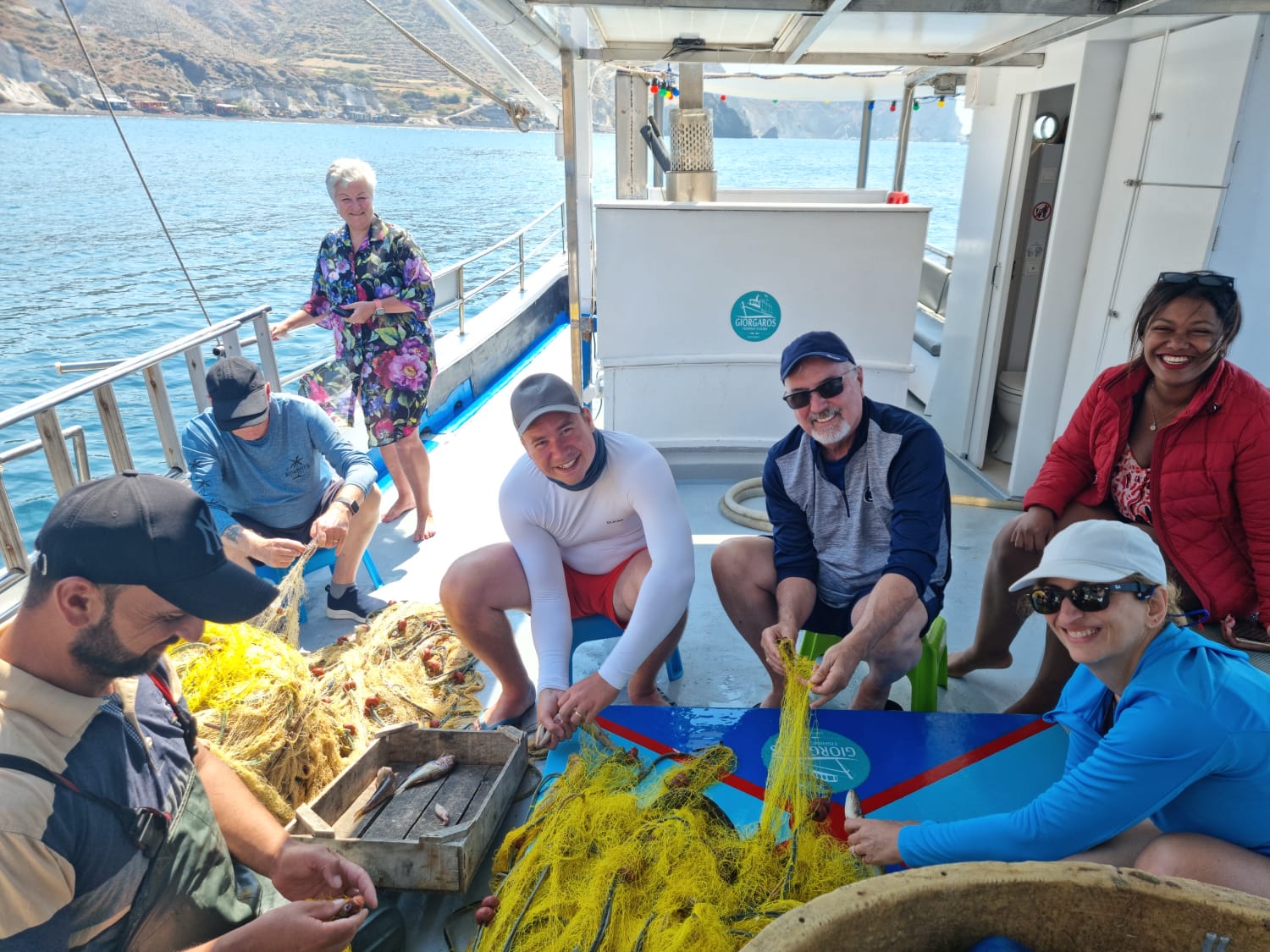 τουρίστες-πρόθυμοι-για-ξεψάρισμα-561904414