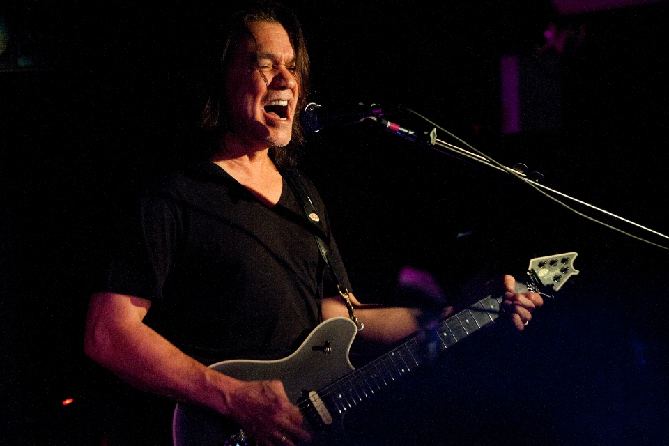 ντοκιμαντέρ-για-τον-έντι-βαν-άλεν-εξορ-561897085