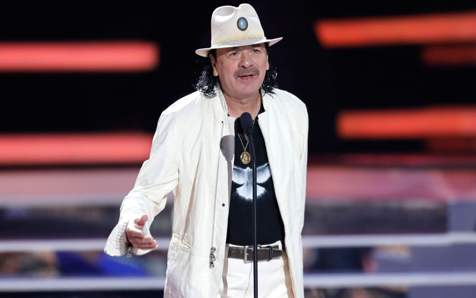 κάρλος-σαντάνα-η-νέα-εκδοχή-του-oye-como-va-με-561896365