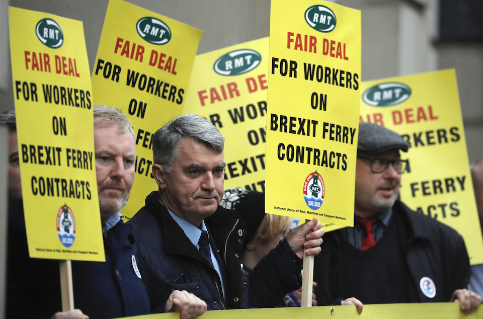 Βρετανία: Έρχεται «καυτό» καλοκαίρι απεργιακών κινητοποιήσεων-1