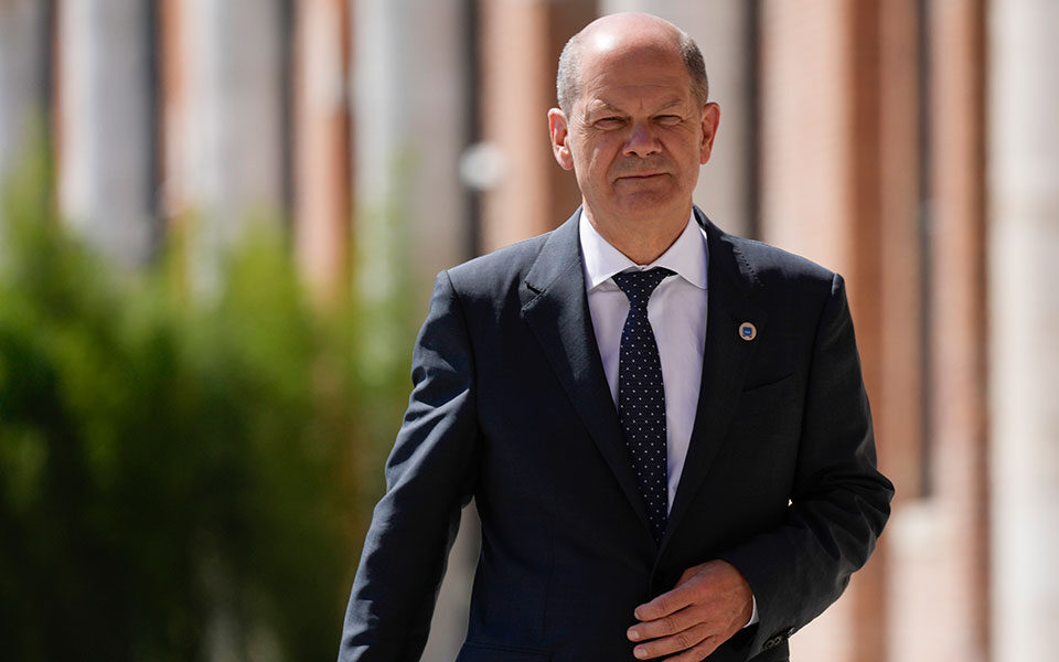 παρών-ο-σολτς-στη-σύνοδο-της-να-ευρώπης-561894709