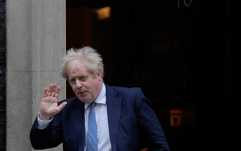 βρετανία-πρόταση-μομφής-πώς-οι-τόρι-561896296