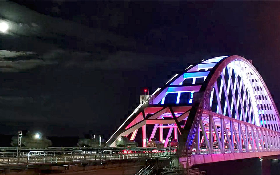 κριμαία-η-ουκρανία-απειλεί-να-καταστρ-561913426