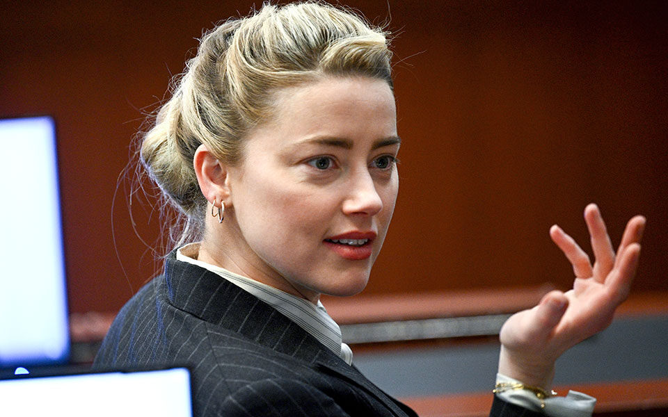 άμπερ-χερντ-δεν-απολύθηκε-από-το-σίκου-561909934