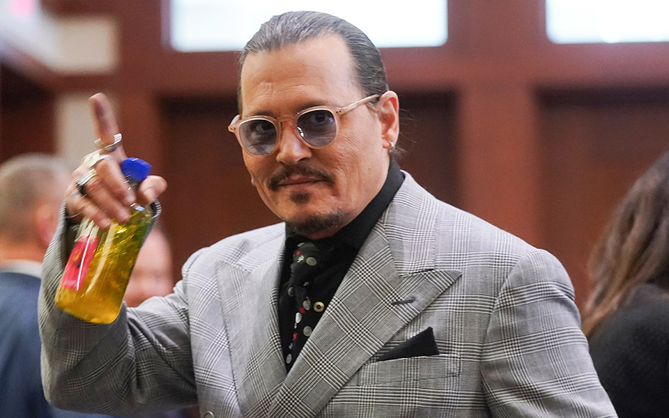 ψεύτικα-προφίλ-του-τζόνι-ντεπ-στα-μέσα-561923383