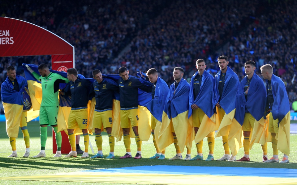 εθνική-ουκρανίας-από-τα-συντρίμμια-το-561890161