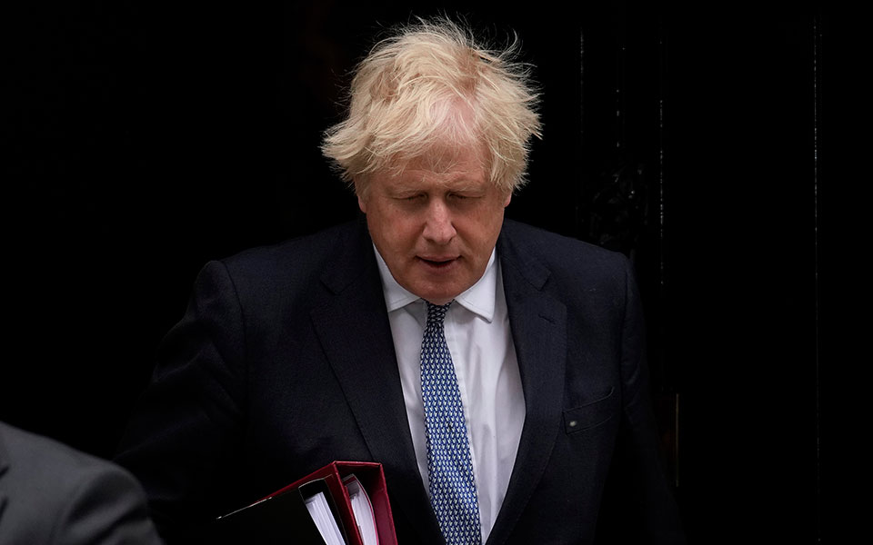 βρετανία-πρόταση-μομφής-πώς-οι-τόρι-561896503