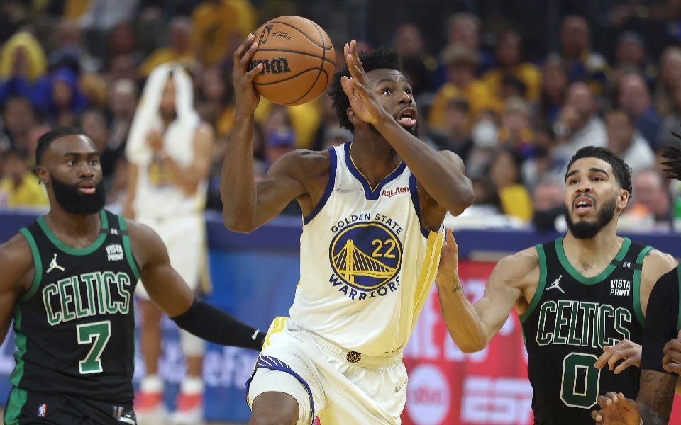 nba-γουόριορς-σέλτικς-104-94-μία-νίκη-μακριά-561907633