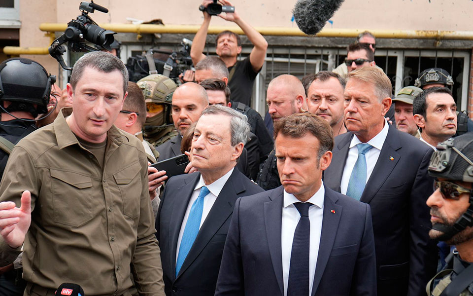 Κίεβο: Στο Ιρπίν Μακρόν, Σολτς και Ντράγκι – «Η Ουκρανία πρέπει να αντισταθεί και να κερδίσει»-1