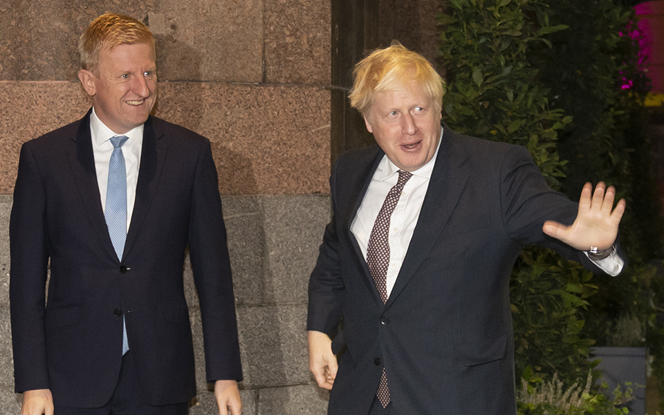 βρετανία-παραιτήθηκε-ο-πρόεδρος-των-τ-561925171