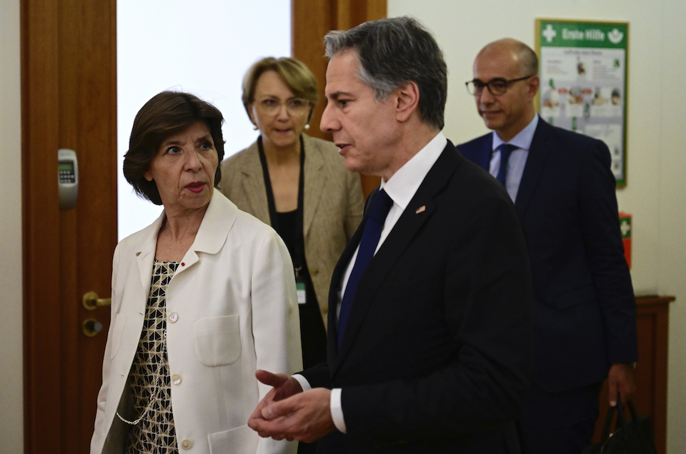 γαλλίδα-υπεξ-ερωτηματικά-για-την-στάσ-561928684