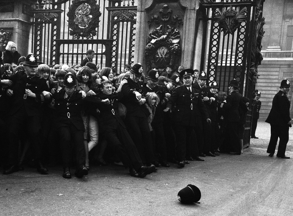 Πέθανε η Βασίλισσα Ελισάβετ-8