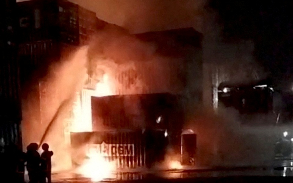 μπανγκλαντές-δεκάδες-νεκροί-από-έκρη-561895669