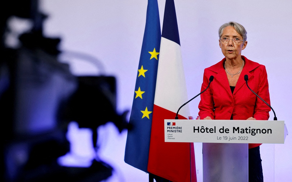 γαλλία-η-παραίτηση-της-πρωθυπουργού-μ-561919588