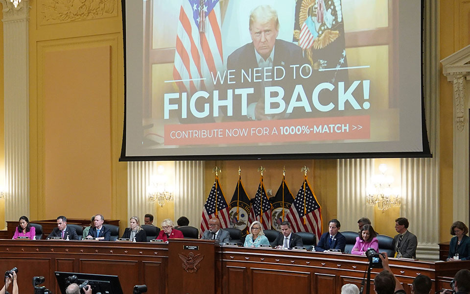 εισβολή-στο-καπιτώλιο-τραμπ-πυρά-γι-561909613