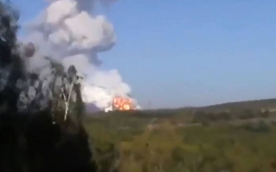 ουκρανία-στις-φλόγες-το-εργοστάσιο-αζ-561906646