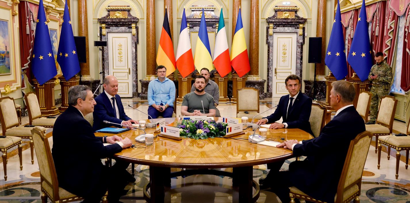 Πόλεμος στην Ουκρανία: Μακρόν, Σολτς και Ντράγκι στηρίζουν την άμεση υποψηφιότητα της Ουκρανίας για την ΕΕ-1