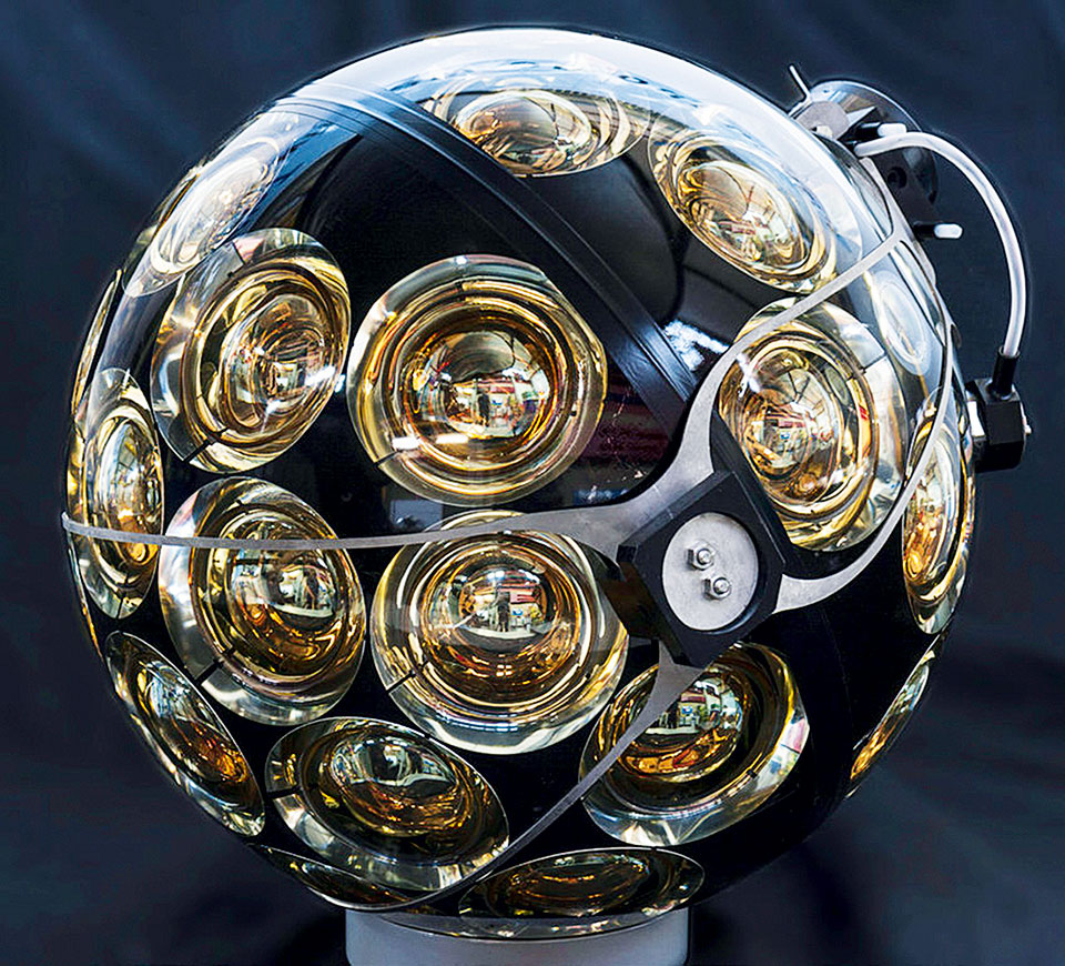 Ο δρ Σοφοκλής Σωτηρίου στην «Κ»: Αλιεύοντας πληροφορίες για το Σύμπαν στον βυθό-2