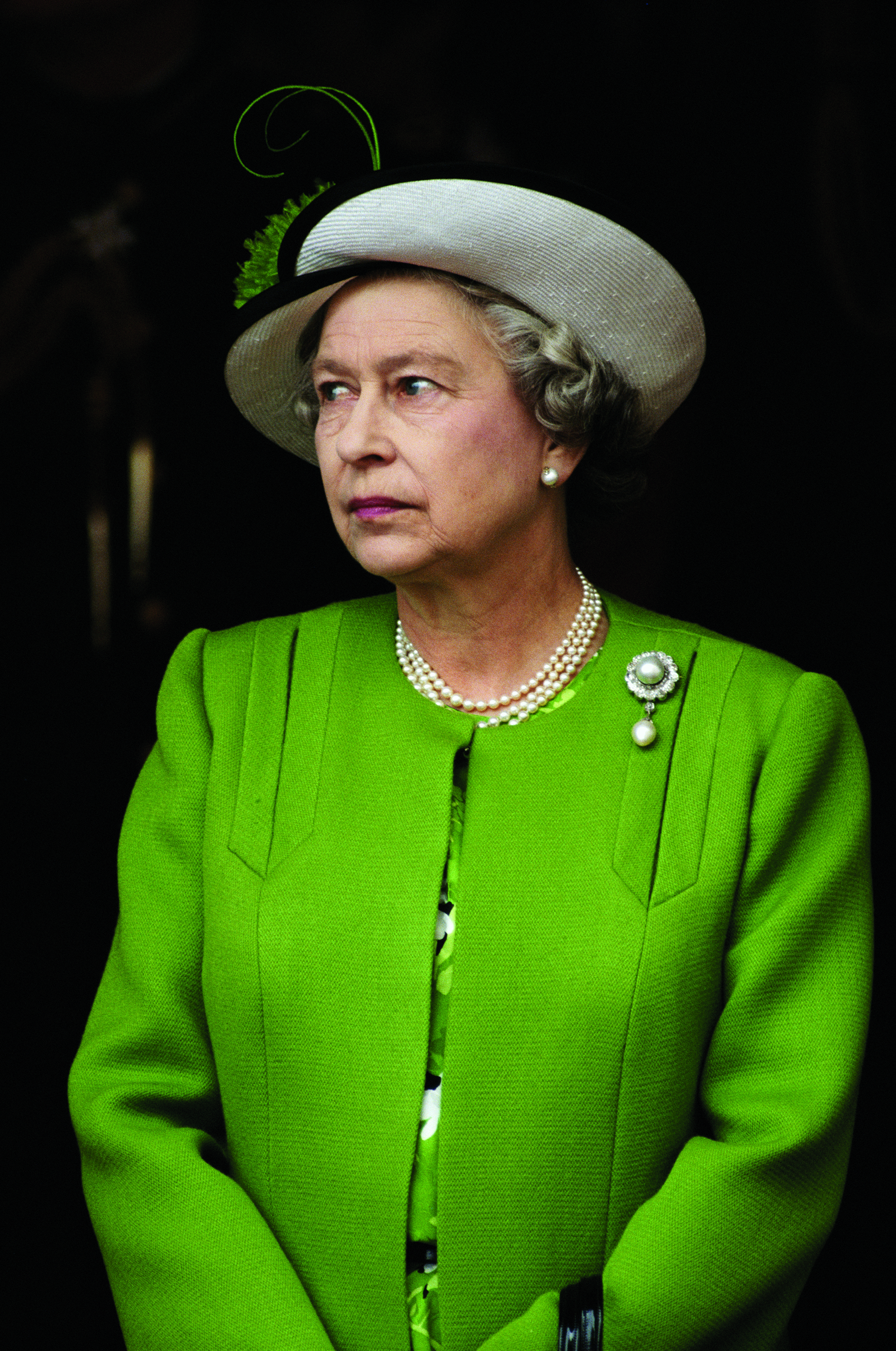 Βασίλισσα Ελισάβετ: Γκαρνταρόμπα… Ουράνιο Τόξο-5