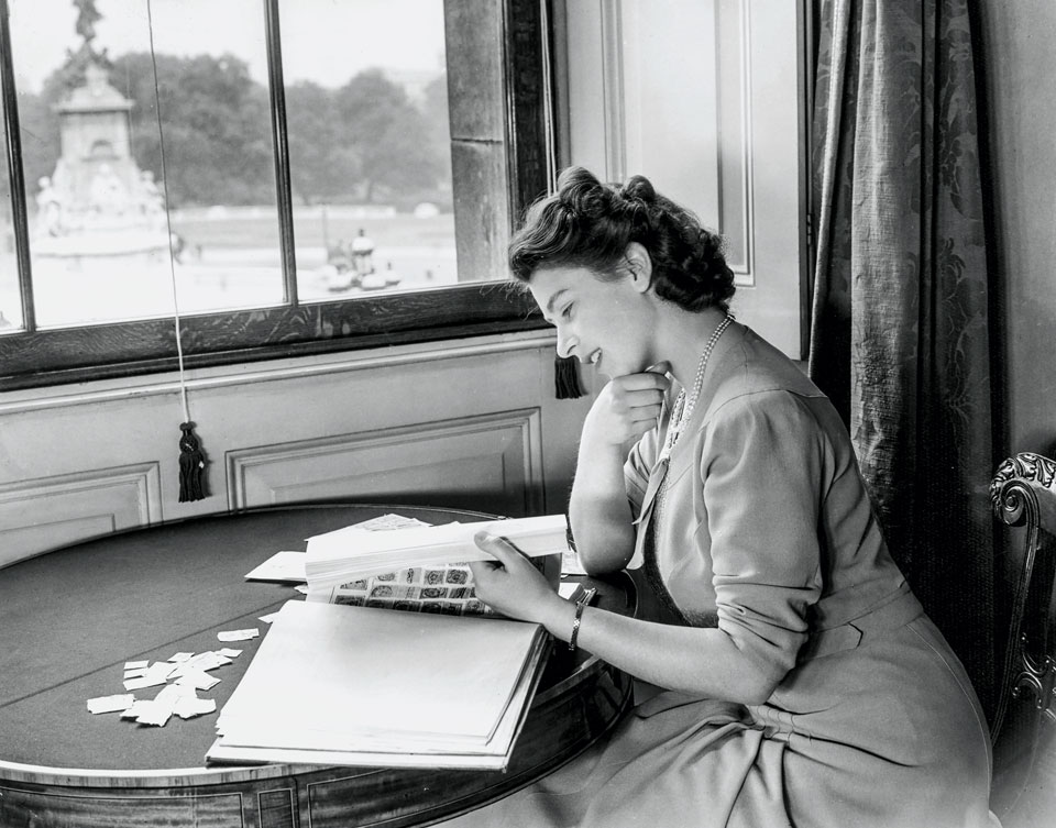 Η μυστική ζωή της Ελισάβετ και το ιδιαίτερο σύμπαν της βασιλικής οικογένειας-3