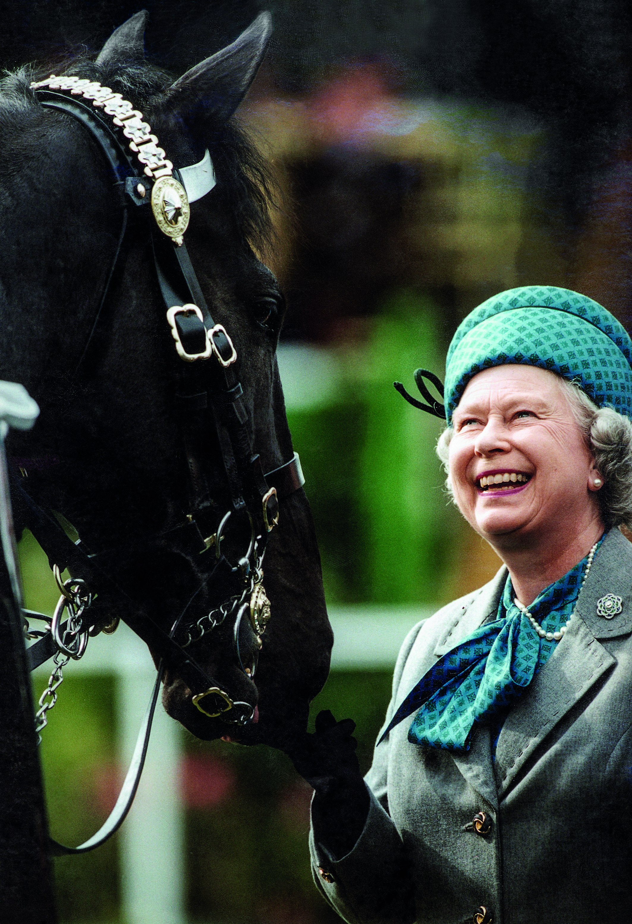 Η μυστική ζωή της Ελισάβετ και το ιδιαίτερο σύμπαν της βασιλικής οικογένειας-8