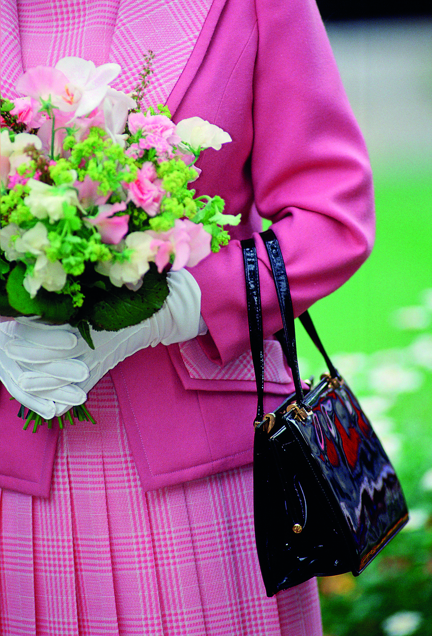 Βασίλισσα Ελισάβετ: Γκαρνταρόμπα… Ουράνιο Τόξο-6