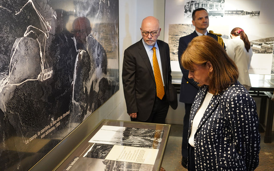 σε-πρώην-στρατόπεδο-συγκέντρωσης-η-κ-σ-561925006