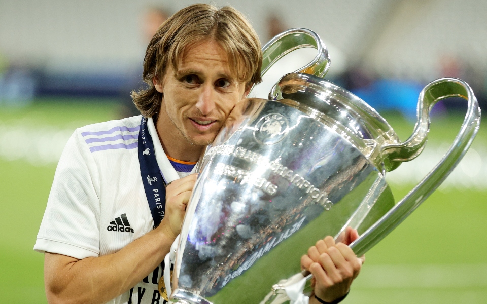 ρεάλ-μαδρίτης-ο-μόντριτς-ανανέωσε-το-σ-561900676