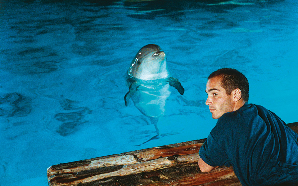 o-jean-marc-barr-από-το-απέραντο-γαλάζιο-στη-vogue-greece-ιουλ-561923305