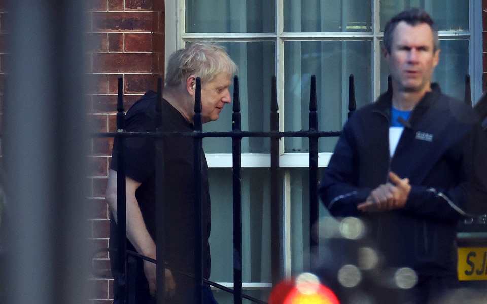 τζόνσον-λαβωμένος-νικητής-και-αντι-561898333