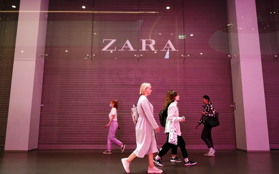 Ρωσία: «Στοιχειωμένα» τα καταστήματα δυτικών αλυσίδων στις ρωσικές πόλεις (εικόνες)-2