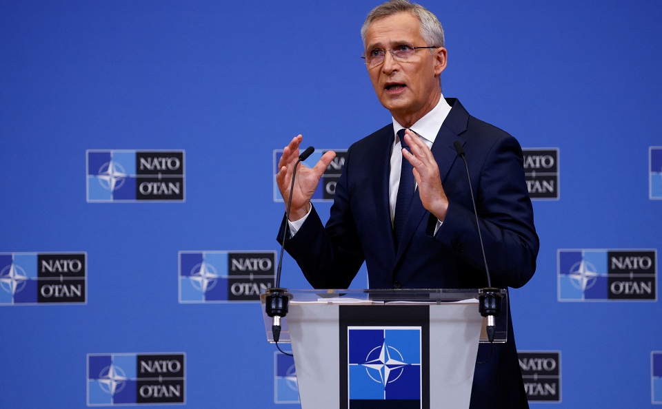 στόλτενμπεργκ-θα-κάνουμε-ότι-είναι-δυ-561928948