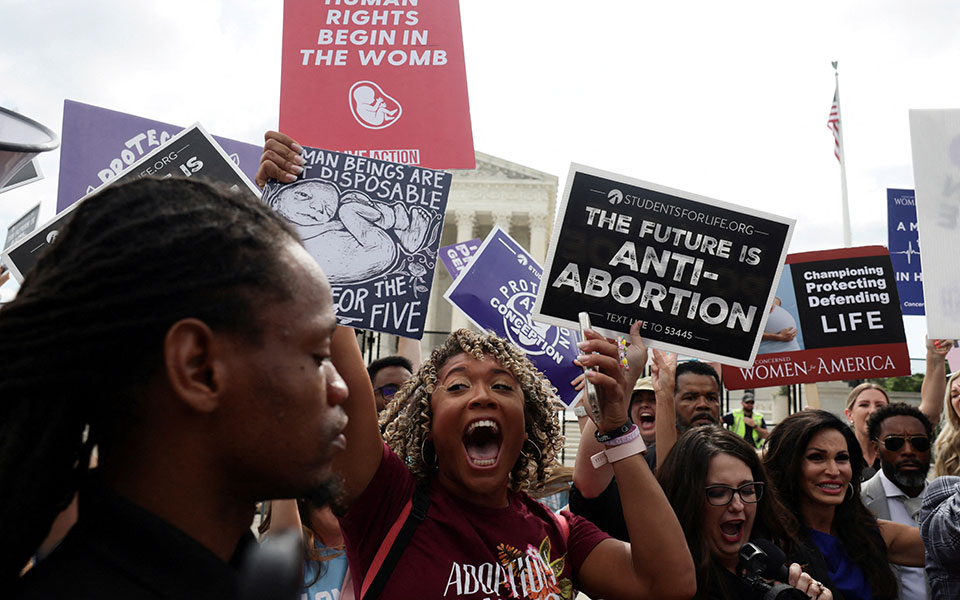 η-στάση-των-αμερικανικών-εταιρειών-γι-561932719