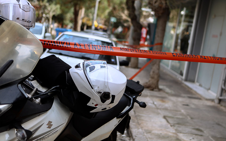 θεσσαλονίκη-άγνωστοι-έβαλαν-φωτιά-σε-561925078