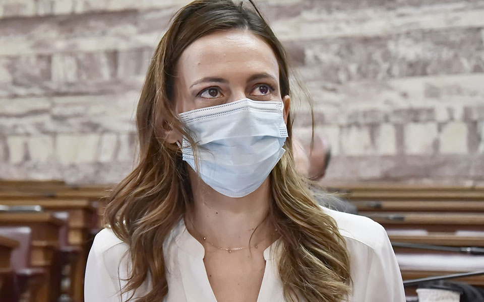 αχτσιόγλου-ανεπαρκή-επιδόματα-για-τρ-561920260