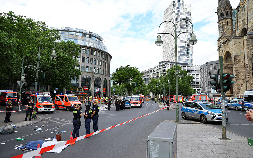 βερολίνο-δασκάλα-η-γυναίκα-που-σκοτώθ-561900766