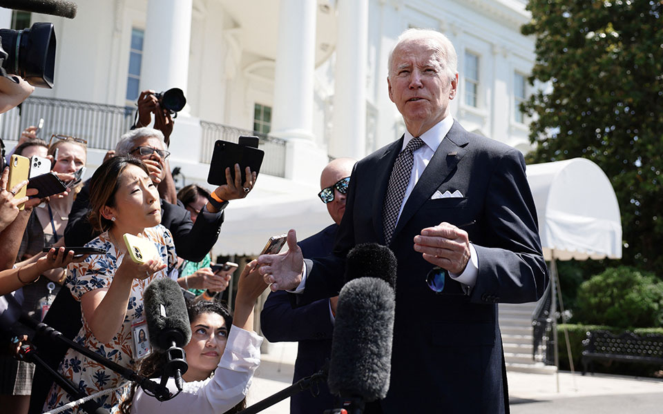 ο-μπάιντεν-έχει-ενημερωθεί-για-τους-αμ-561914296