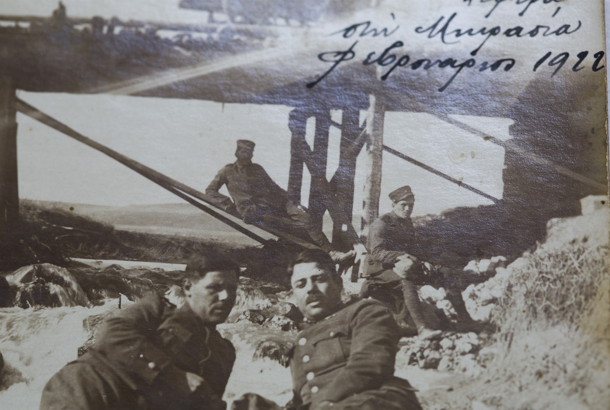 σώζοντας-την-ιστορία-από-τα-σκουπίδια-561894667