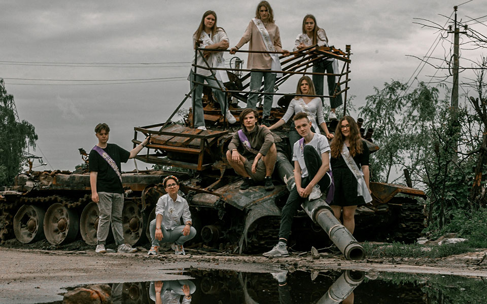 ουκρανία-αποφοίτηση-μέσα-στα-απομειν-561907306