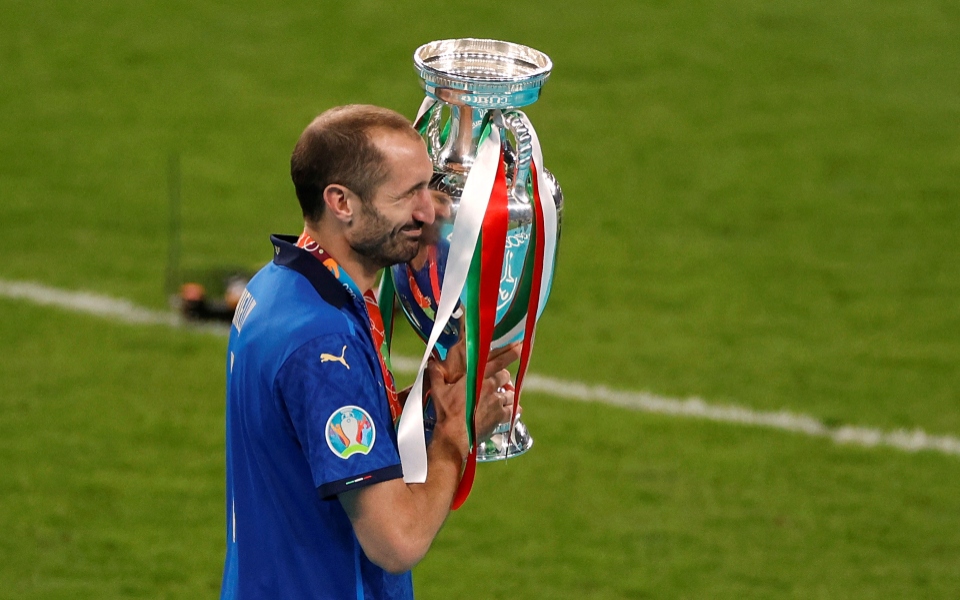 τζόρτζιο-κιελίνι-λέει-αντίο-στην-εθ-561888634